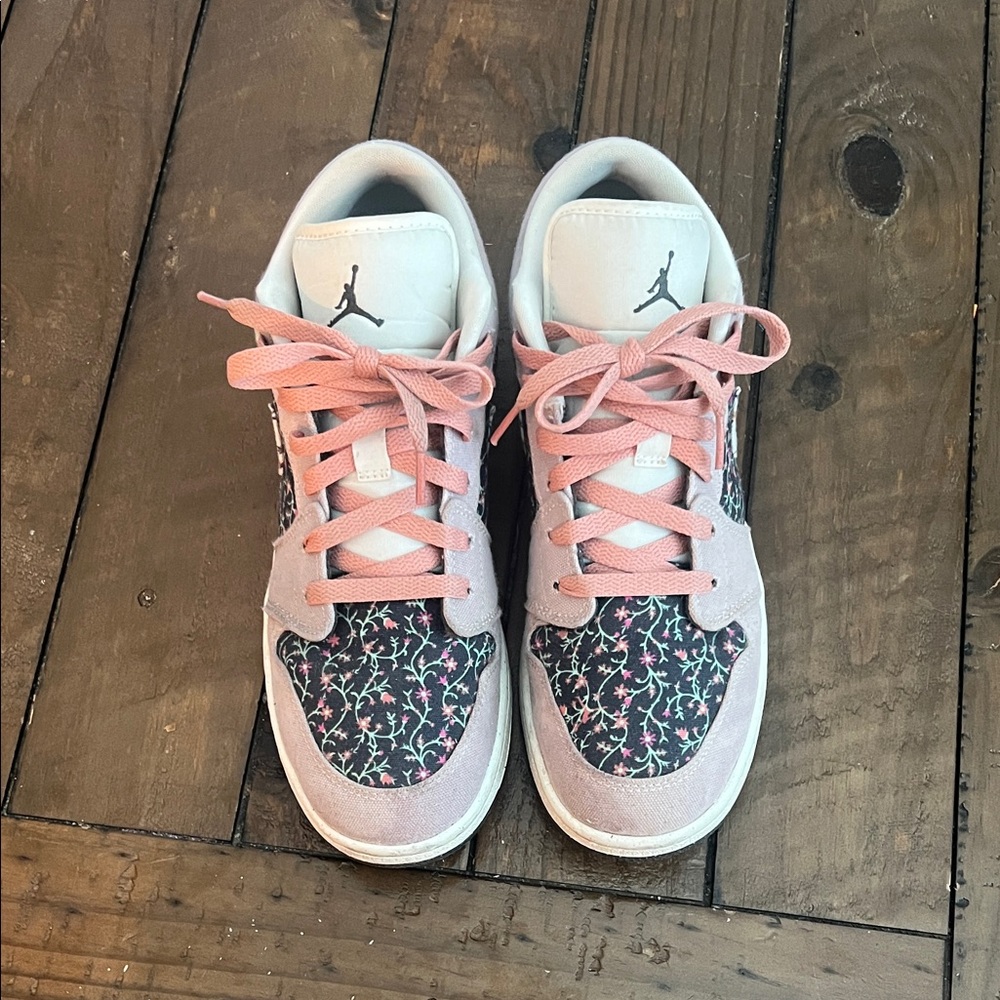 Air Jordan Women’s/Kid’s Low-Top Sneakers in Pink and Navy Floral
